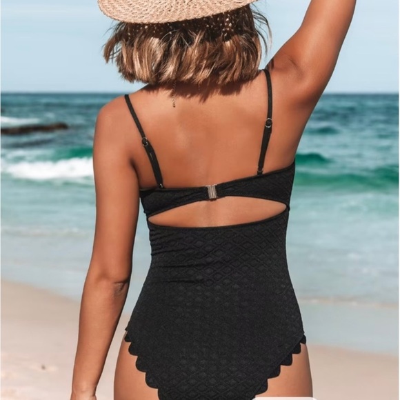 Cupshe one piece swimsuit, L - Picture 2 of 5